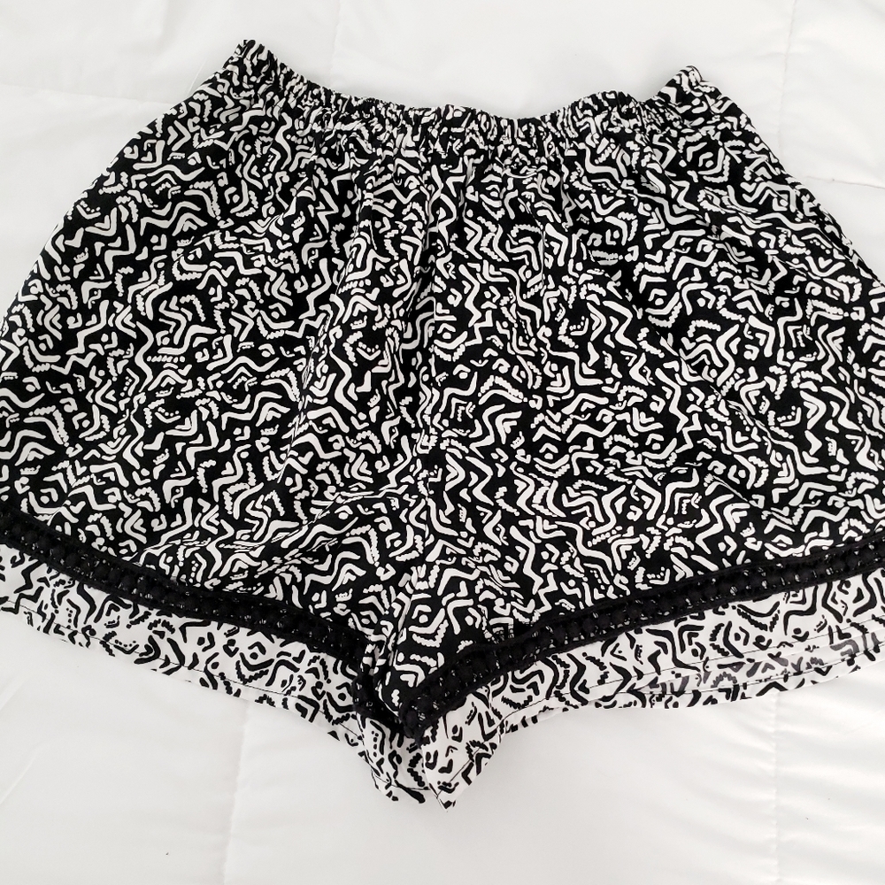 Boho 🤍 Shorts - Picture 6 of 6